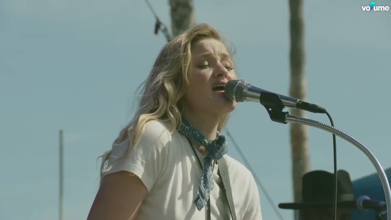 Aly & AJ - Don't Need Nothing (Live at BeachLife)