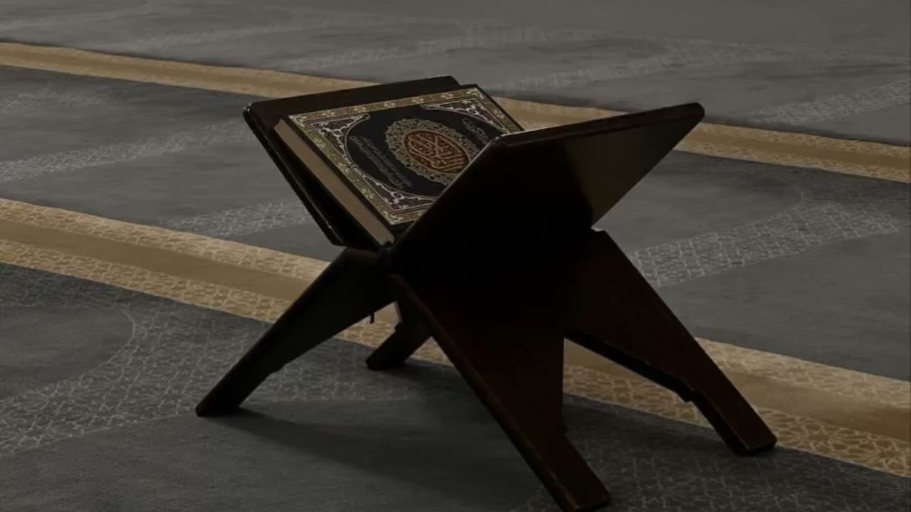 ‫یَـٰۤأَیُّهَا ٱلَّذِینَ ءَامَنُوا۟ ٱتَّقُوا۟ ٱللَّهَ وَكُونُوا۟ مَعَ ٱلصَّـٰدِقِینَ﴿ ١١٩ ﴾‬AtTawbah