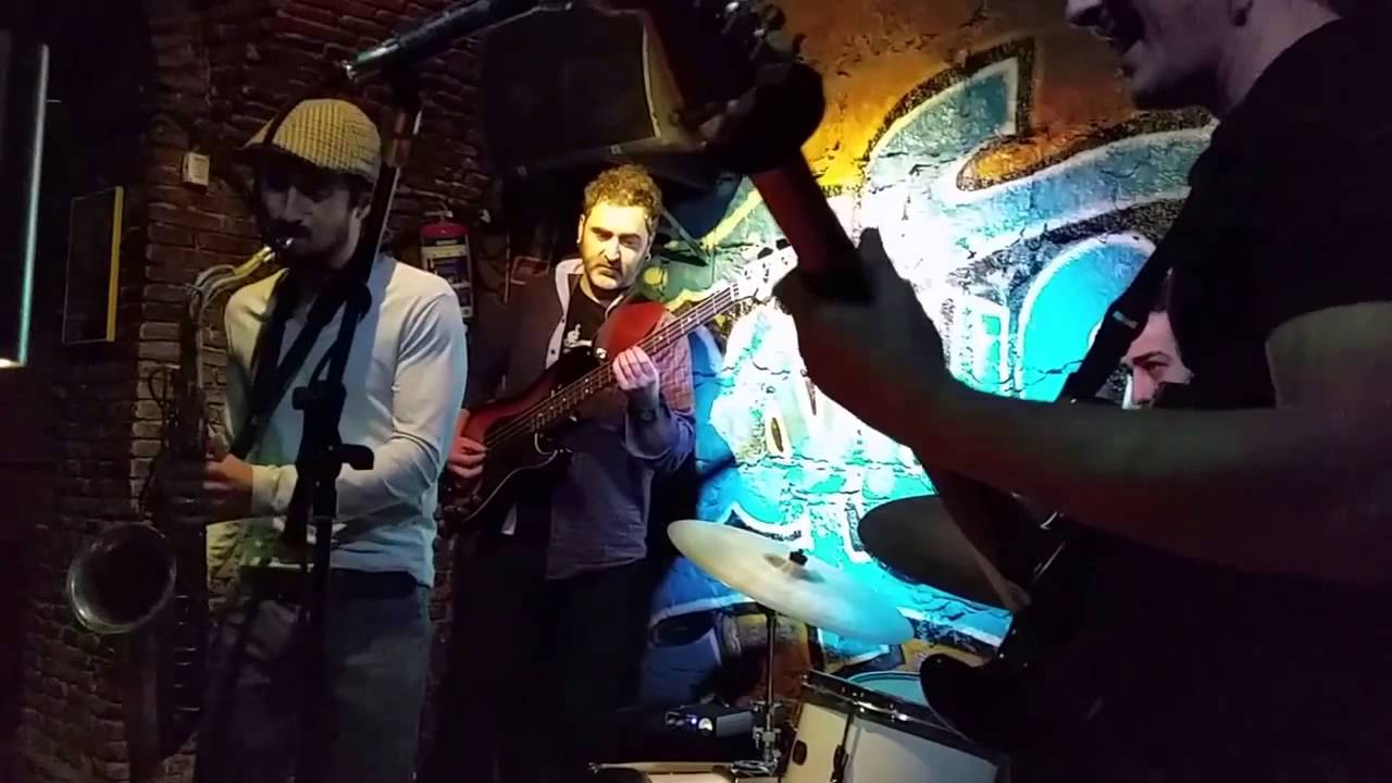 SAX BLUES SOLO - EVERYDAY I HAVE THE BLUES by DAVID CARRASCO