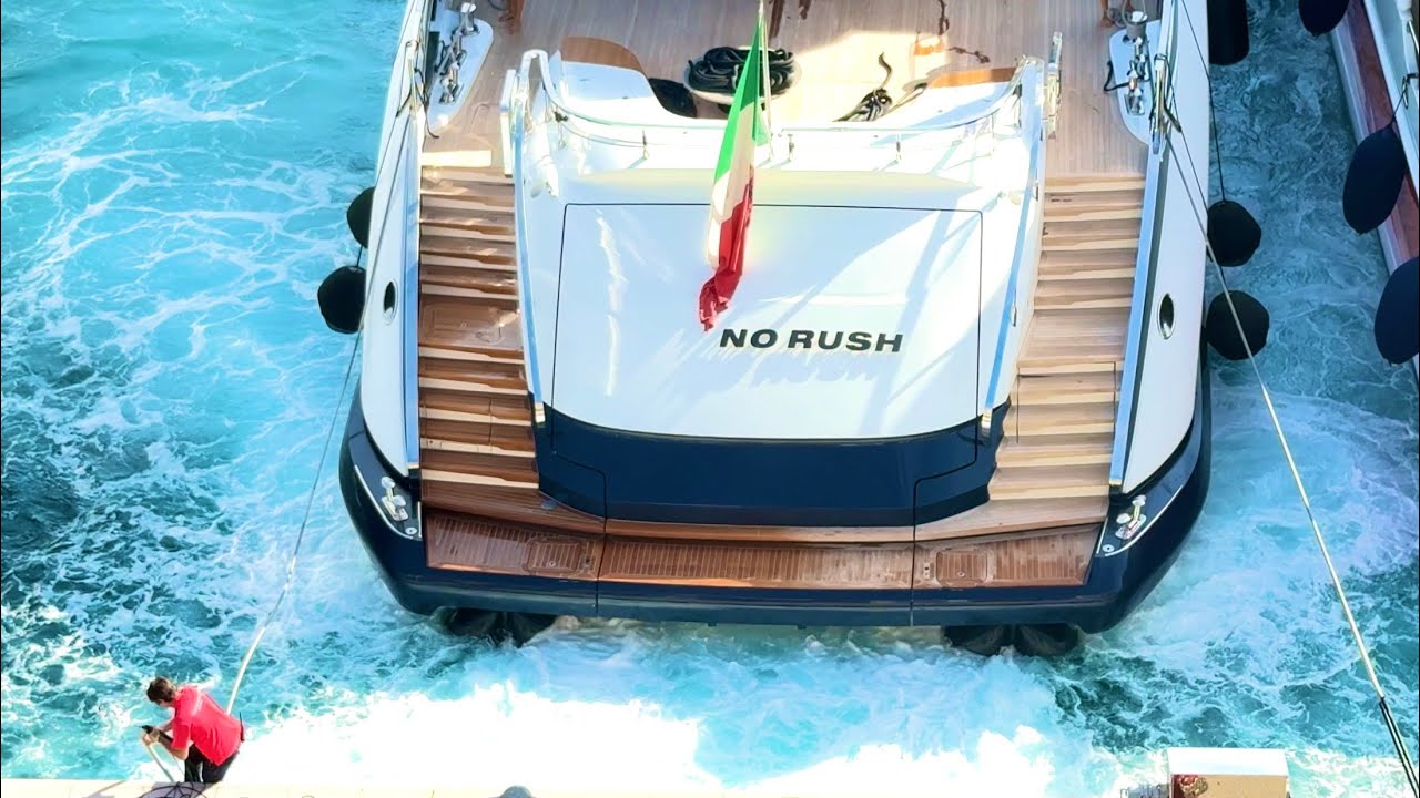  50m NO RUSH MANGUSTA 165 BILLIONAIRE LEONARDO MARIA DELVECCHIO SUPERYACHT ​DOCKING ⁠@emman25MC