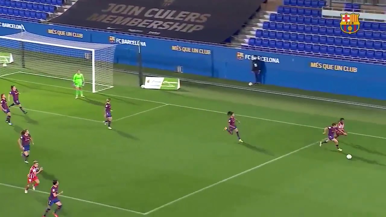 Cata Coll para il rigore al Atletico Madrid