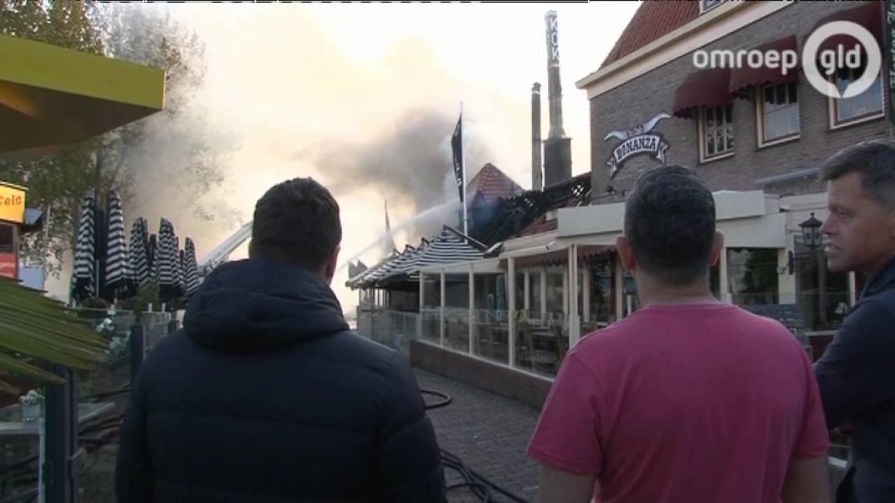 Grote brand in restaurant 't Rookerijtje in centrum Harderwijk