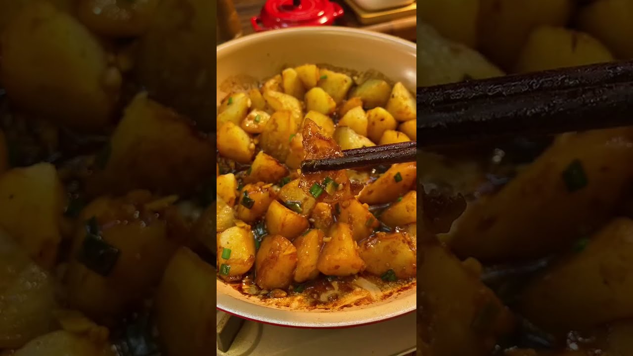 Тушеный картофель с кунжутом Stewed potatoes with sesame seeds तिल के बीज के साथ स्टू आलू