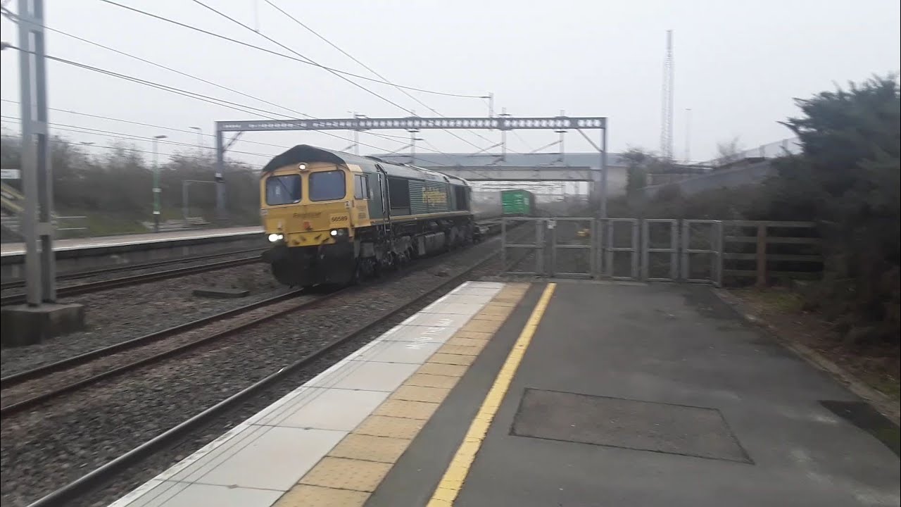 Trains at Lichfield Trent Valley. WCML/XCITY Line. 17/12/2021.