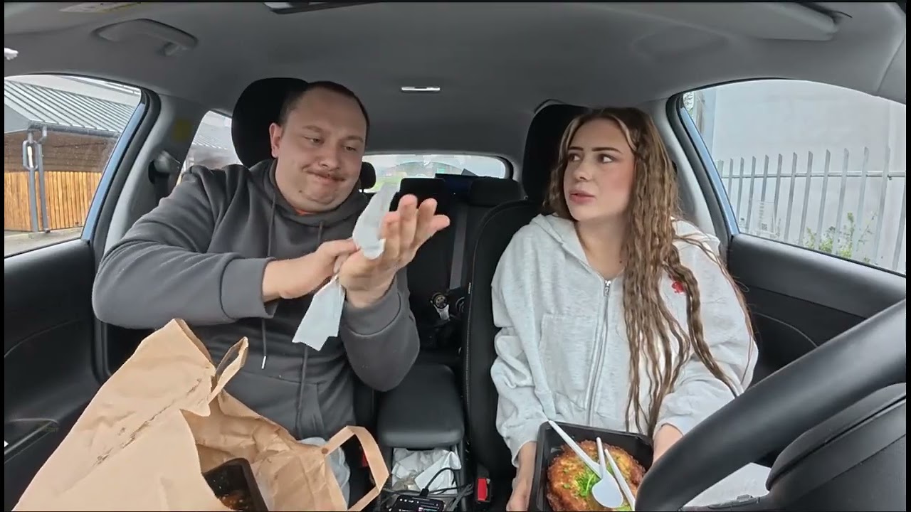 Daniel Magical i Natalia. Obiad w trasie. Magical i kolejny pokaz obzydliwego jedzenia.