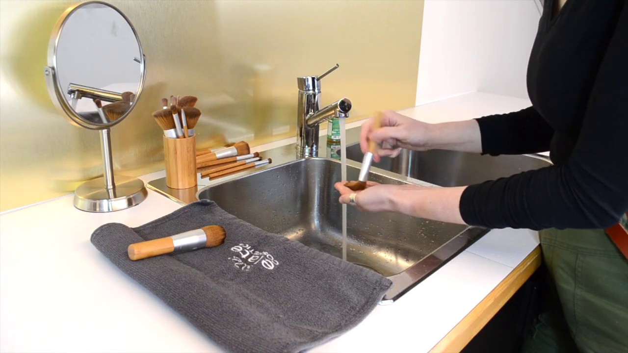 Clean Your Make Up Brushes 101