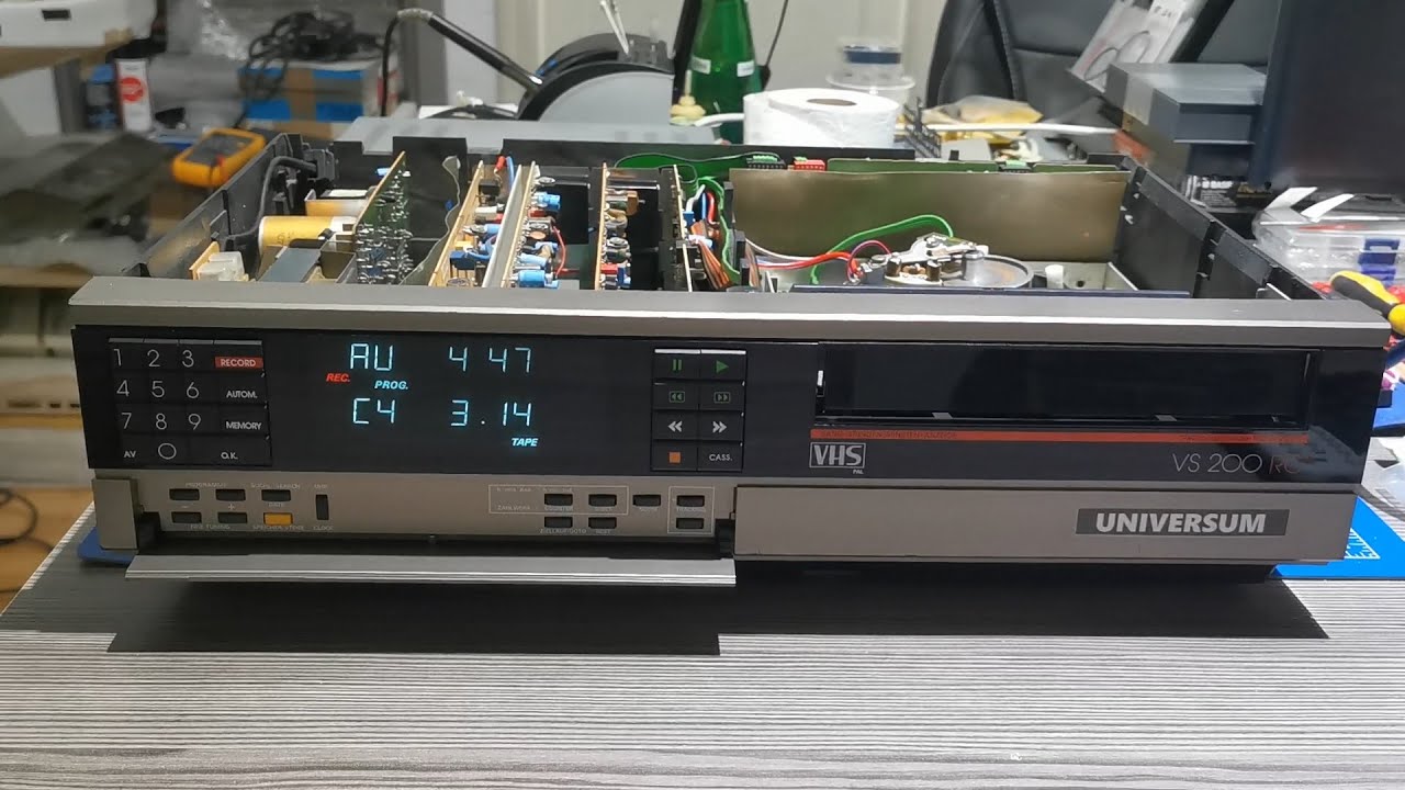 VHS Universum VS200RC [OEM Grundig] - Ersatzteilvideorekorder etwas 