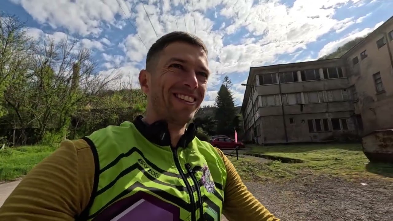 Tarnovo Ultra 2025 - Trail - Водачите на 25 КМ Стоян Стефан Емил - Спускане 14 КМ след разделянето