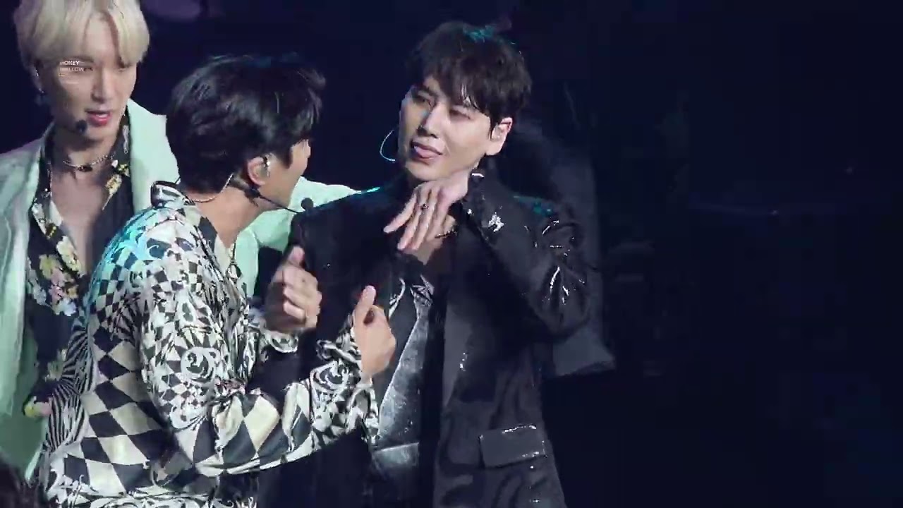 220715-16 KYUHYUN : 'Mango' - SUPER SHOW 9 'ROAD'