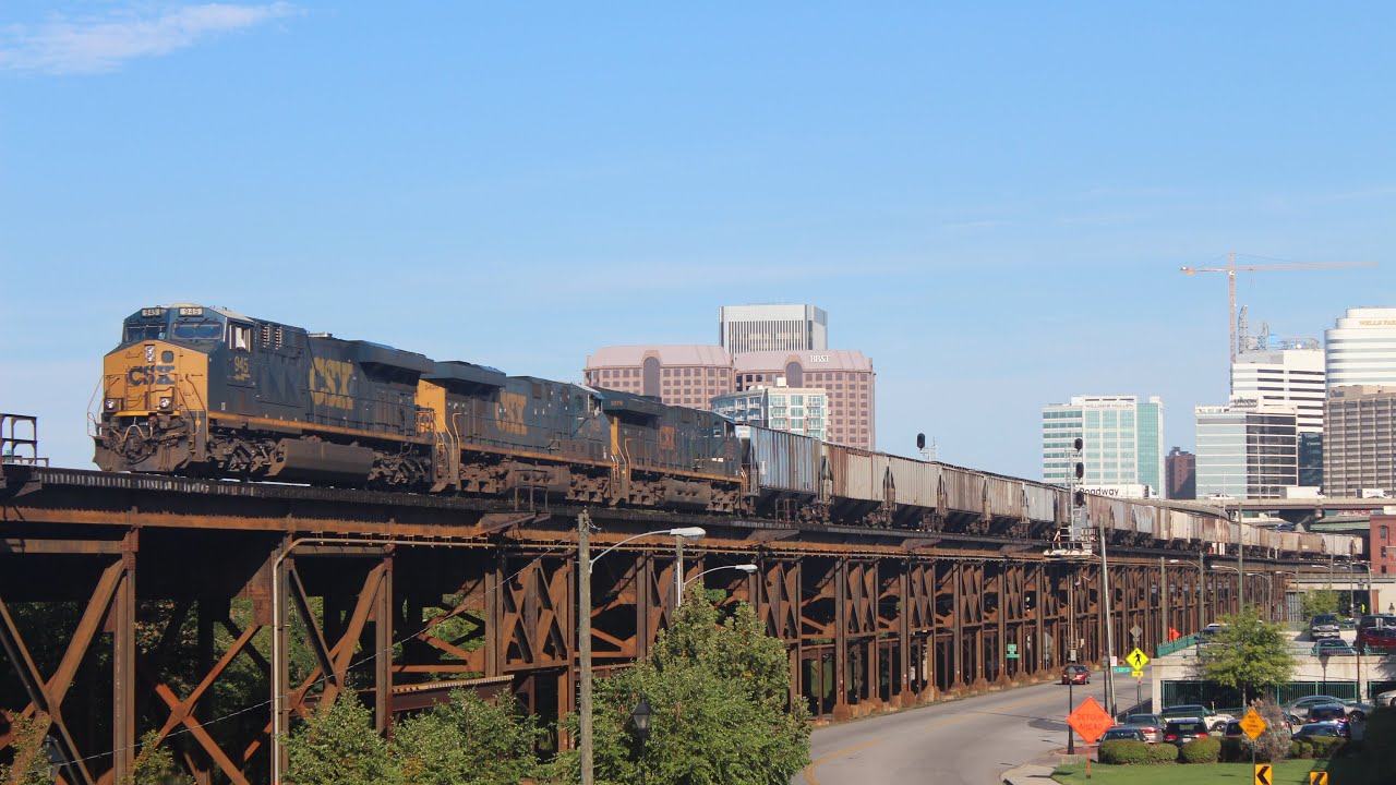 CSX/Amtrak trains in Downtown Richmond VA 8-31-18