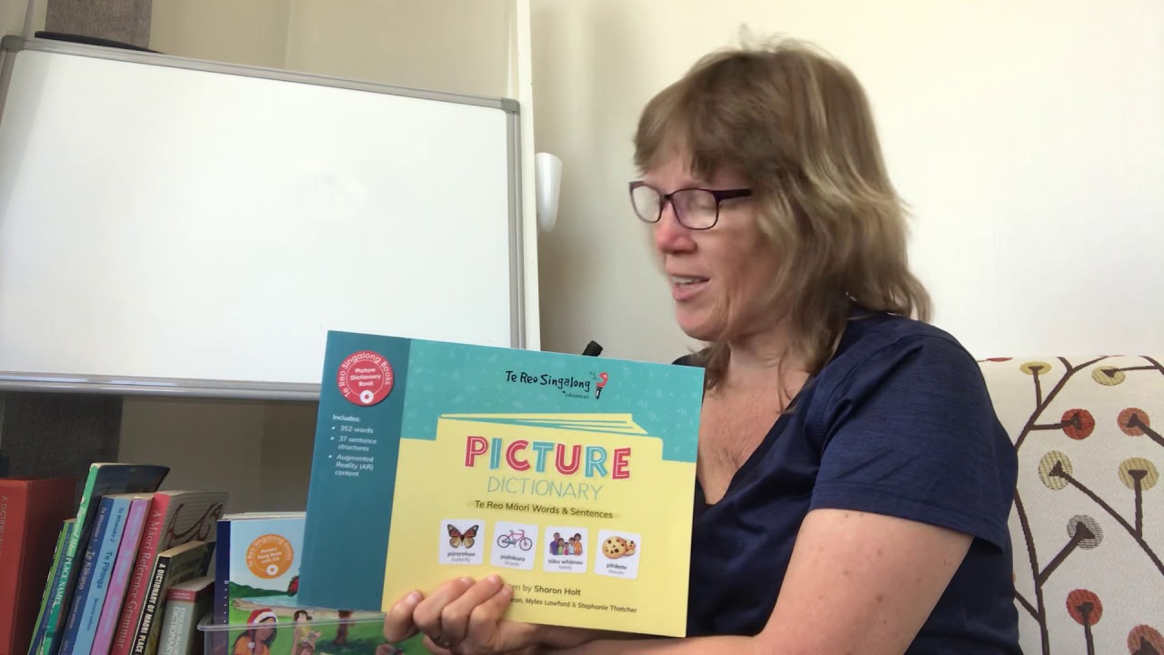 Māori Picture Dictionary from Te Reo Singalong books