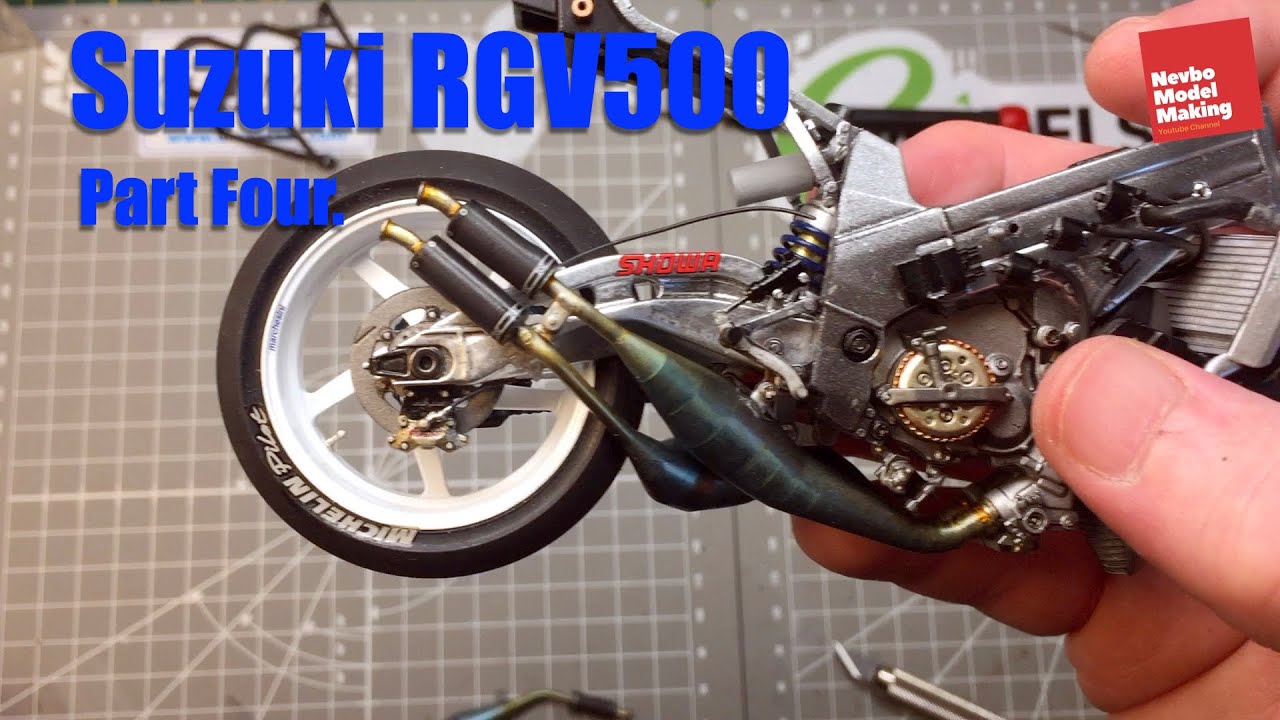Suzuki RGV500 - Part Four.
