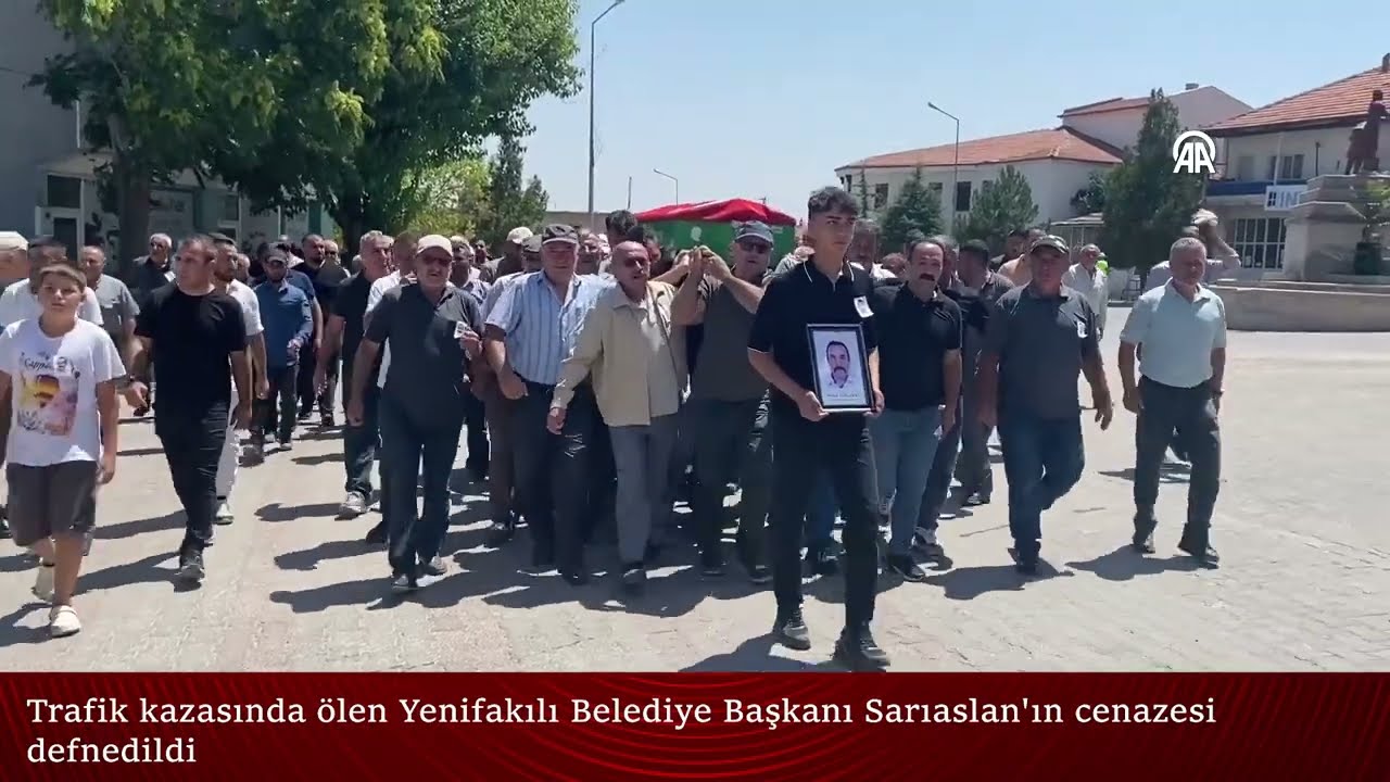 Yenifakılı Belediye Başkanı Sarıaslan'a veda