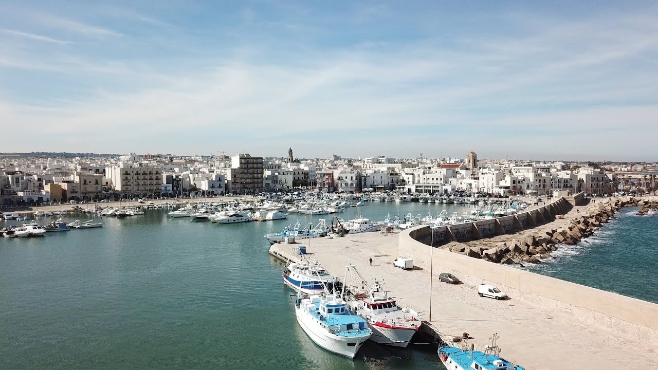 Il porto di Mola di Bari - 23/02/2020 - 4K