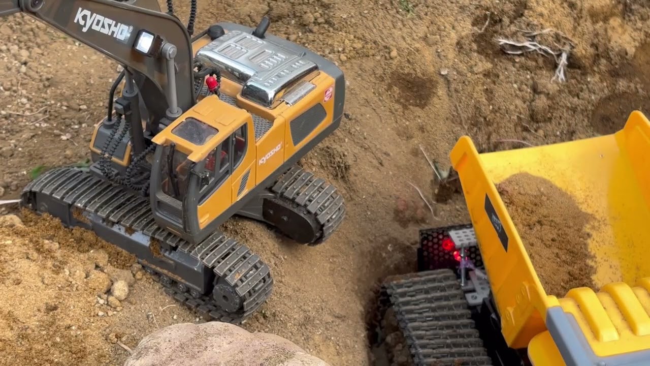 【ラジコン重機で遊ぶ】工事現場ふう【RC bullcozer 】