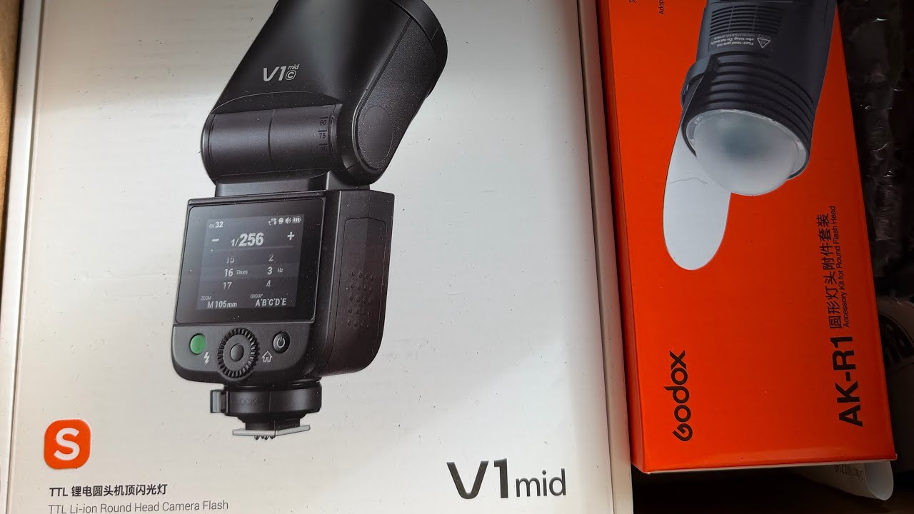 Godox V1(mid) Flash & AK-R1 Accessories - Unboxing