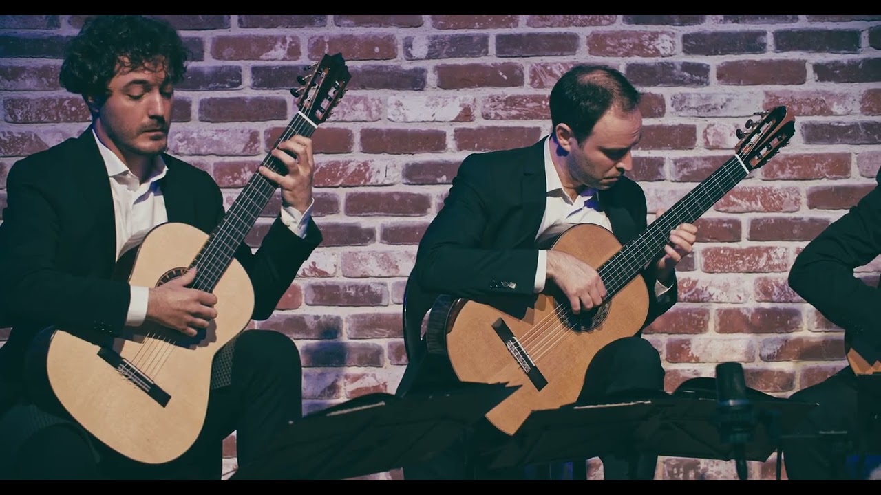 (Live) Smile by Charlie Chaplin - Quatuor Eclisses (4 guitars)