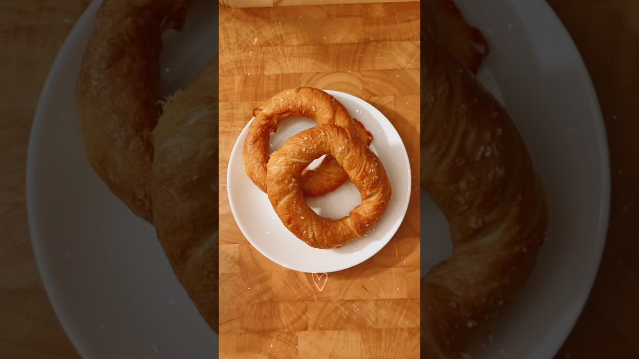 Stuffed Pretzel 🥨 #pretzel #pretzels #softpretzel  #veganrecipes #stuffedbread