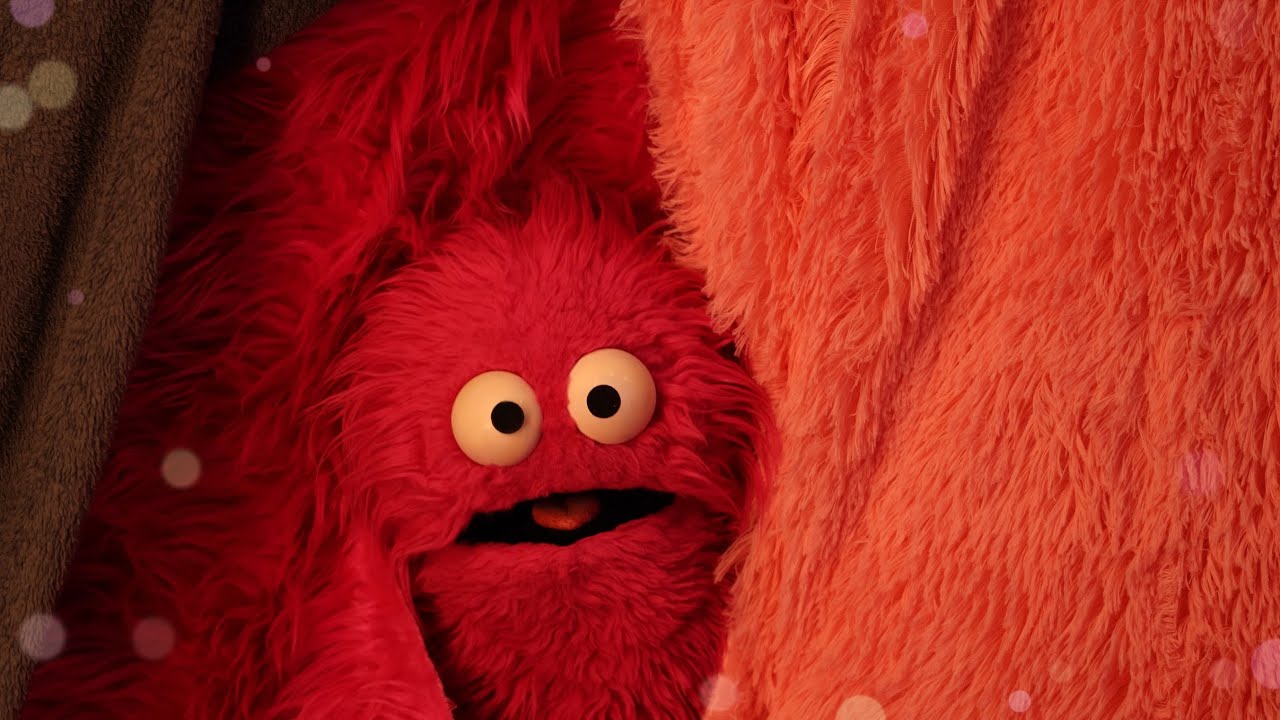 ASMR Cosmo&rsquo;s Cozy Blanket Fort 🩷