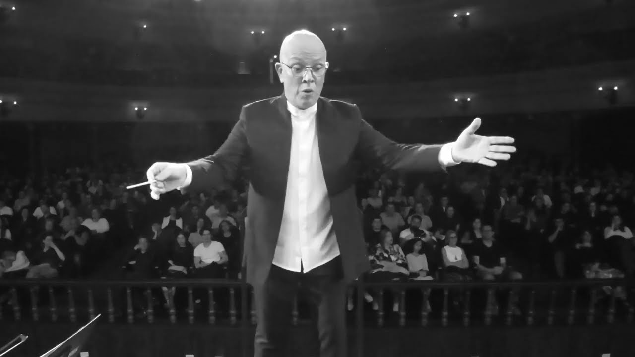 Tchaikovsky Symphony No. 1 - II mov. (front camera - B&W)