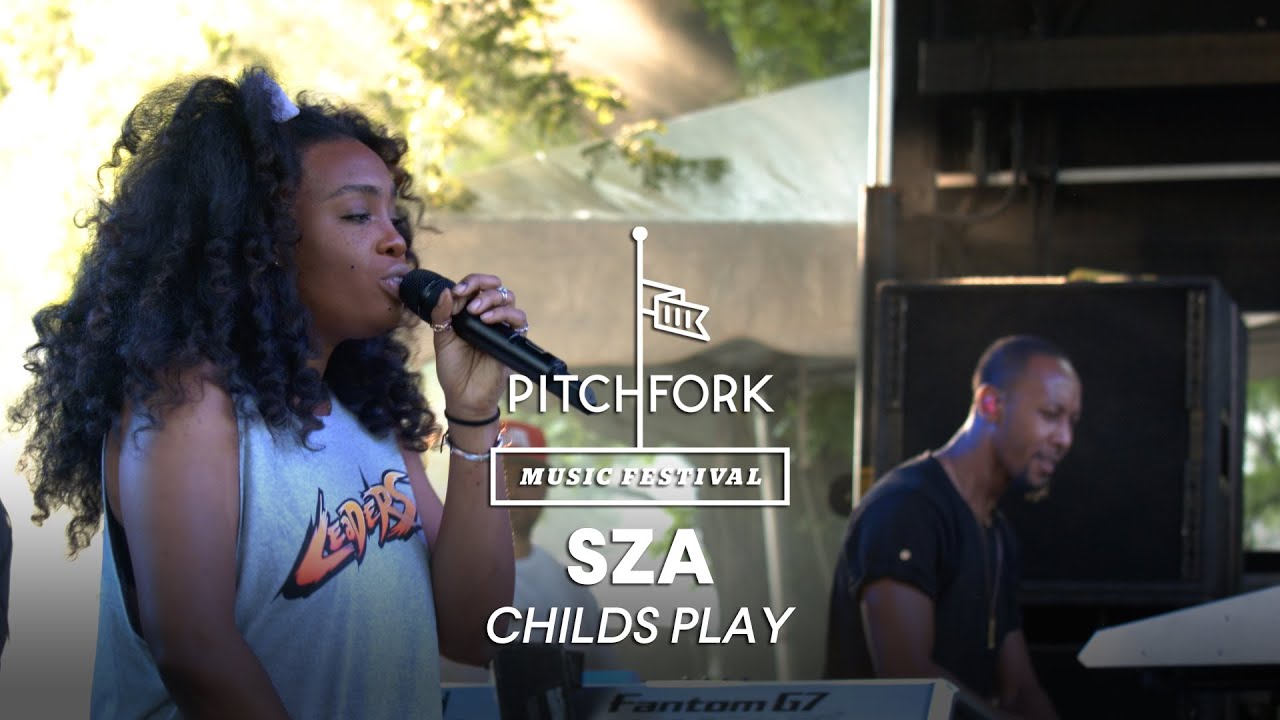 SZA performs 