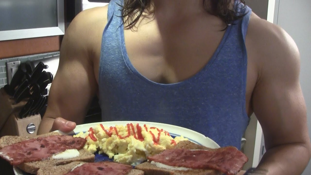 MUSCLE MEAL Time: Anabolic Eggs with Biblical Toast (WHAT?)