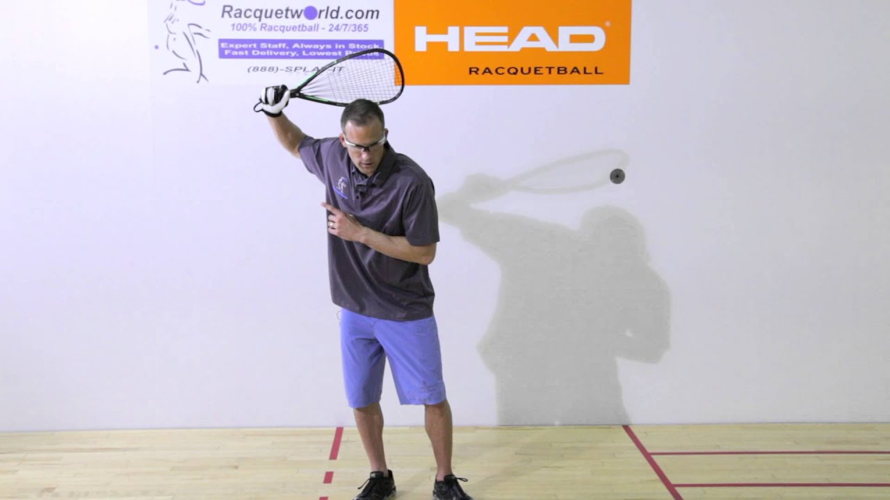 Удар справа по ракетболу Рокки Карсона