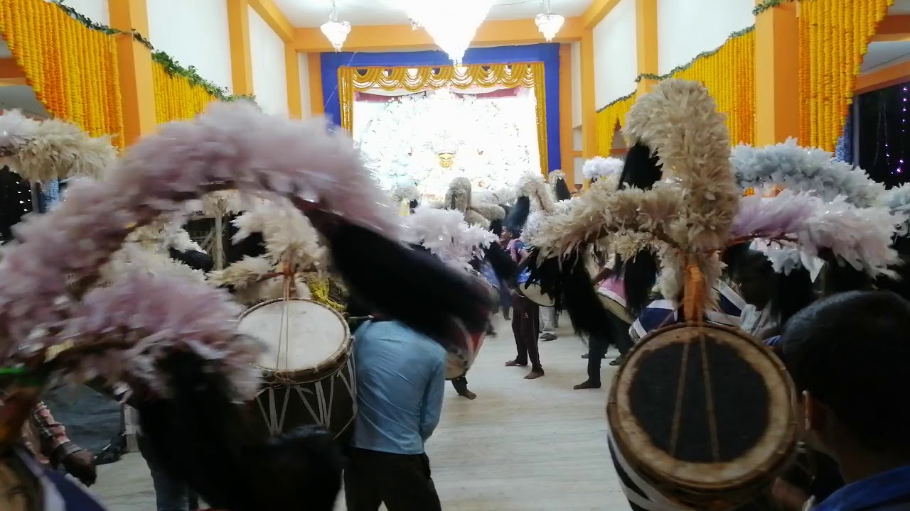 ঢাকের তালে কোমর দোলে। Krishnagar Jagadhatri pujo 2019, Courtesy- Tantipara Barowari