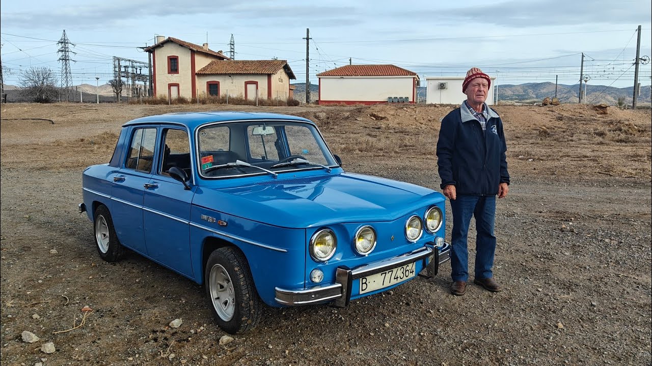 RENAULT 8 TS DE JOSÉ Y ANTONIA