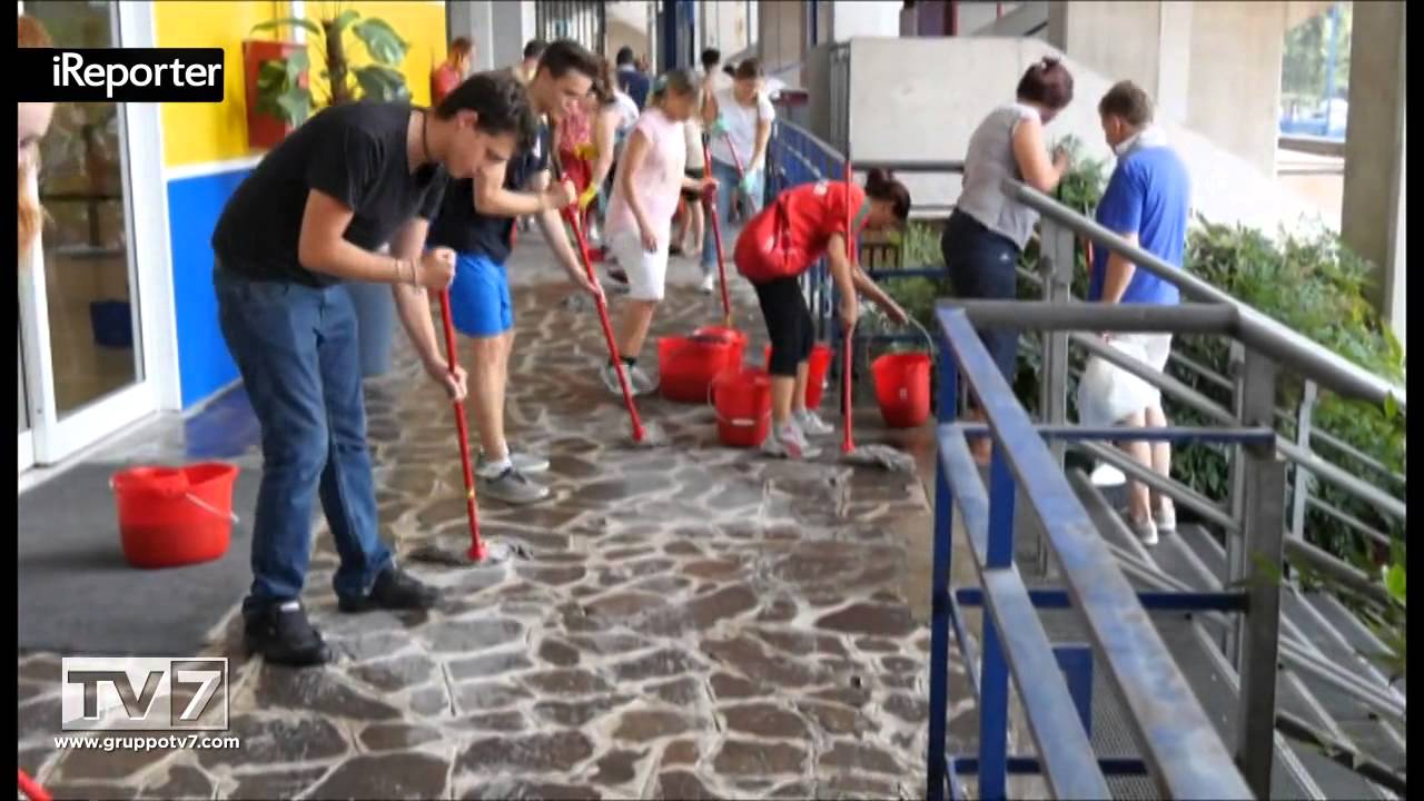TESTIMONI DI GEOVA: CONGRESSO AL BENTEGODI