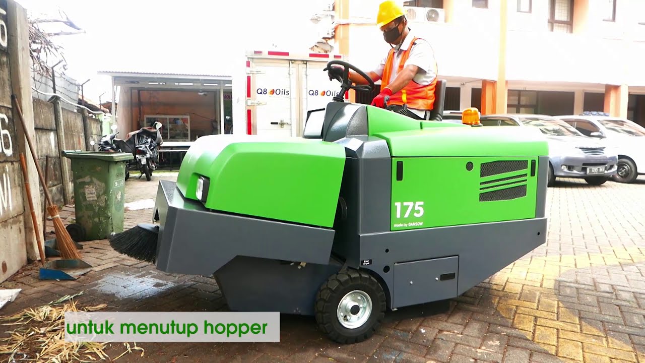 IPC Gansow 175 Ride On Sweeper