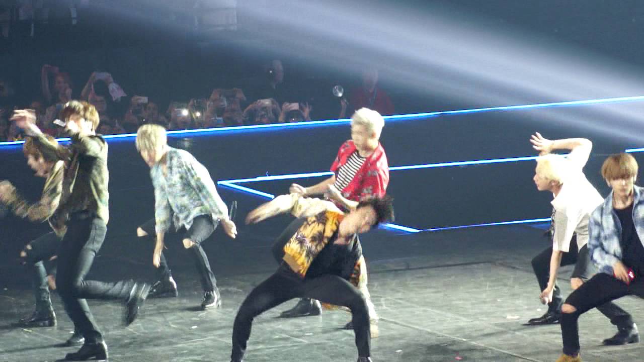 BTS - Dope in KCON PARIS 2016