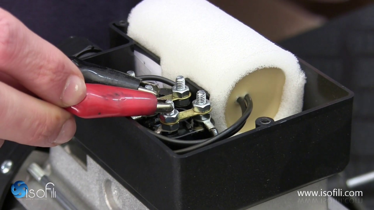 Come invertire il senso di marcia in un motore elettrico monofase con un invertitore di marcia