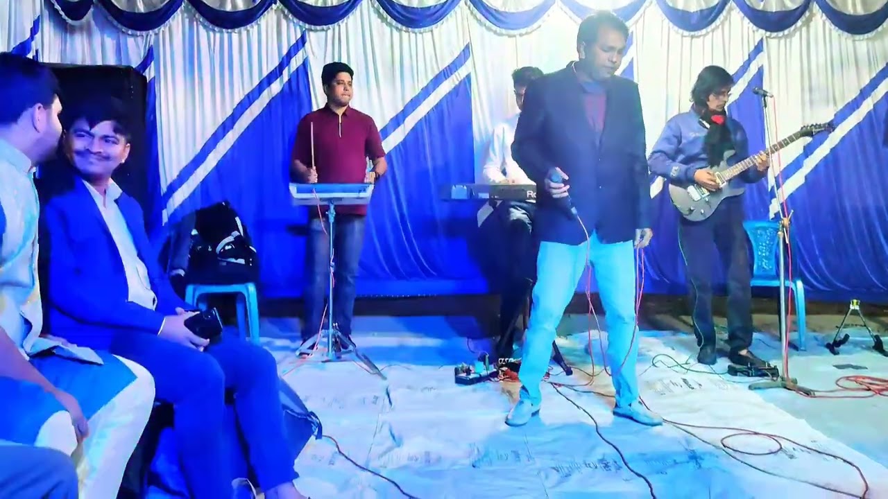 সোনার ময়না ঘরে থুইয়া বাইরে তালা লাগাইছে। স্টেজ শোতে গান করলাম। ভিডিওটা সবাই শেয়ার করবেন 