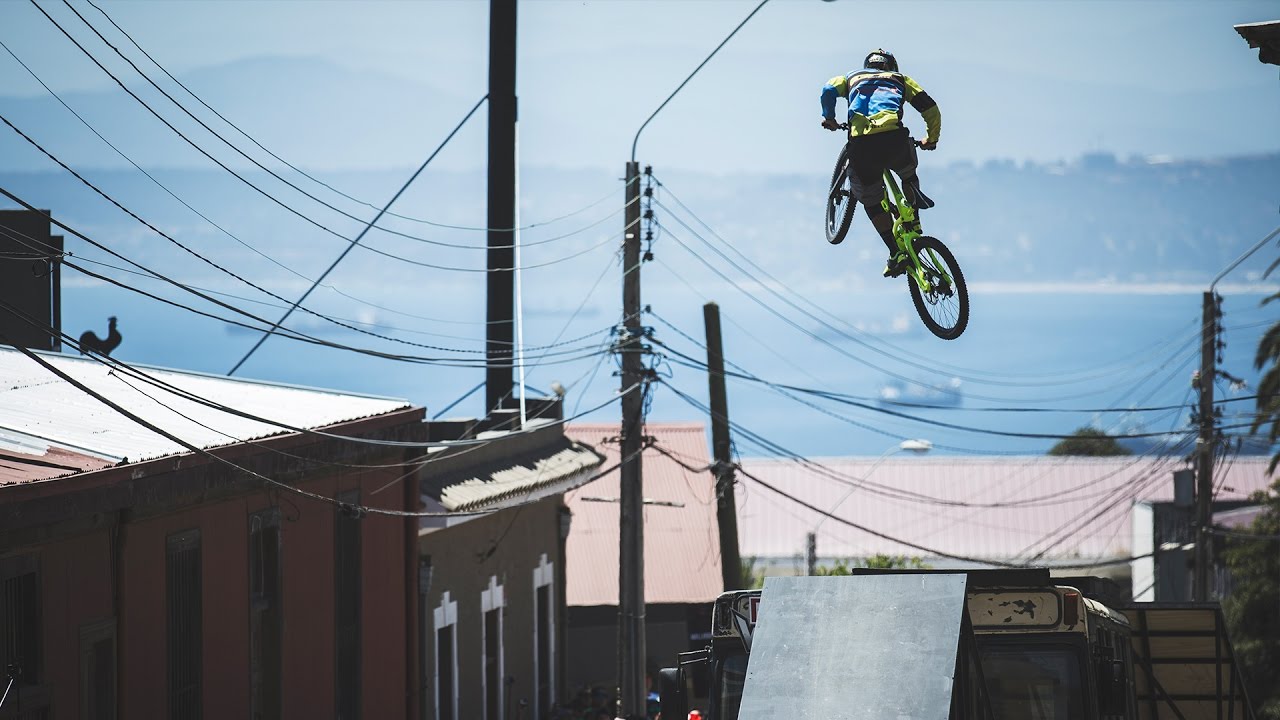 The City that Transforms to an Urban MTB Paradise | Valpara&iacute;so: Cerro Abajo