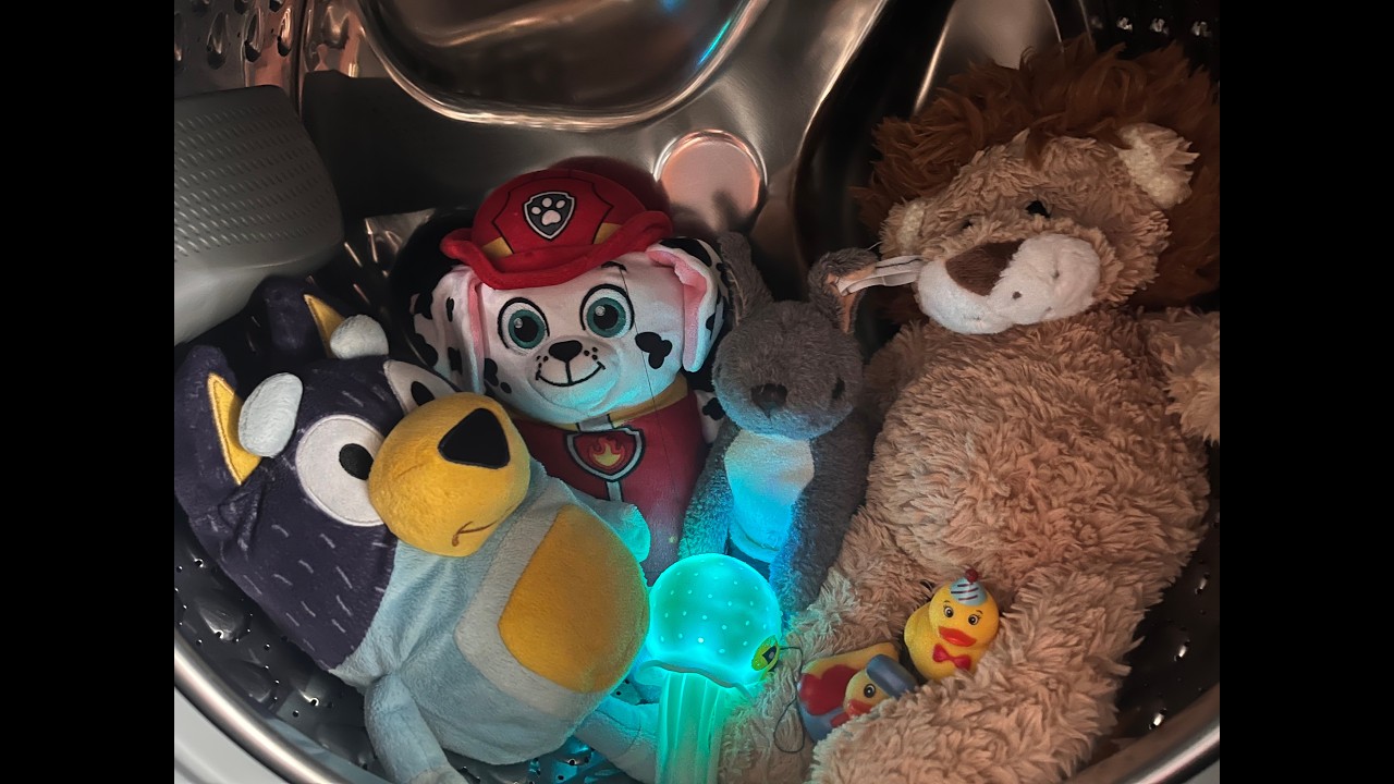 Toys in washing machine (Glowing)
