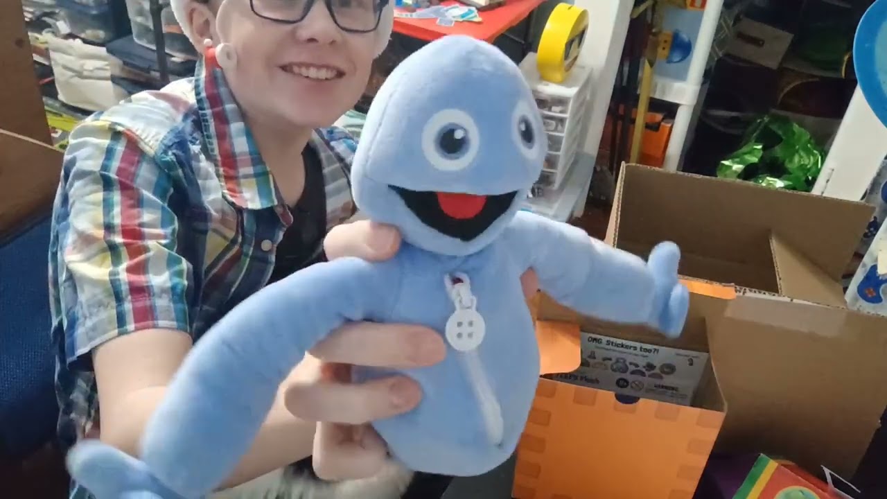Unboxing a Yeeps Plush