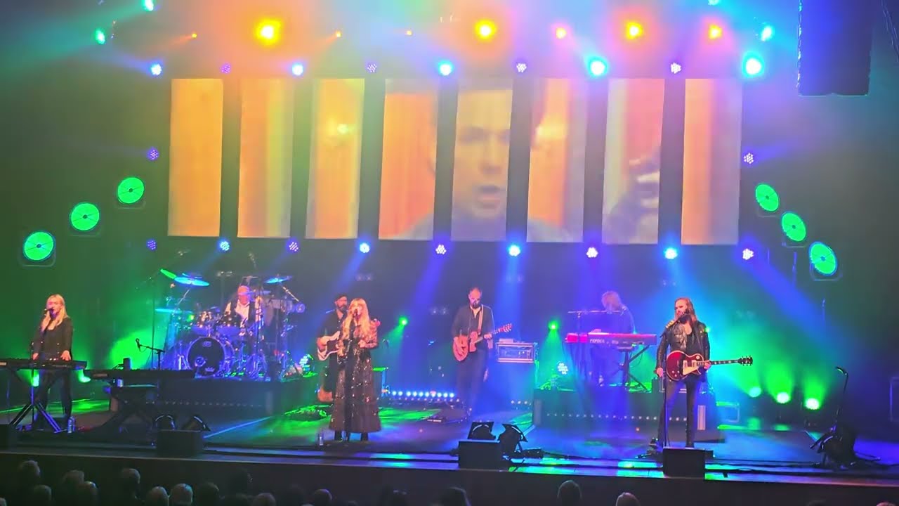 Big Love, performed by Rumours Of Fleetwood Mac, Live @Guildford