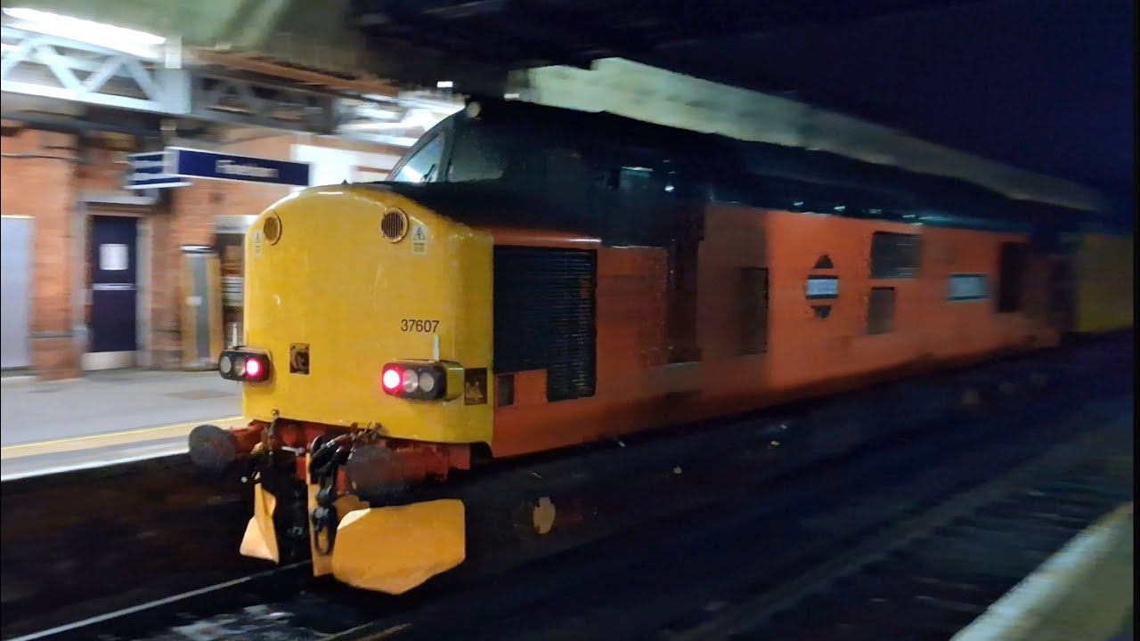 Network Rail DBSO 9714 + 37607 on 3Q03 at Fareham Station 12/02/26.