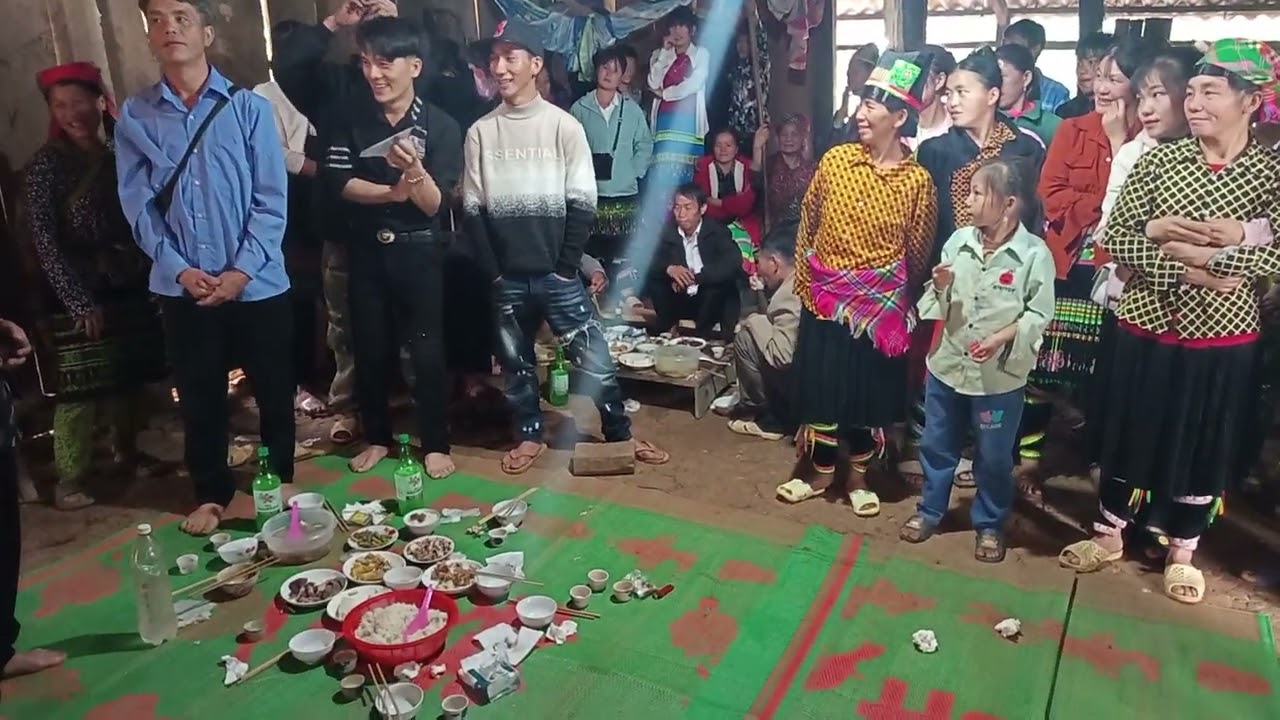 đi đón Dâu ở thượng Tân chú rể quỳ hai trăm lại khách đi ăn cưới 