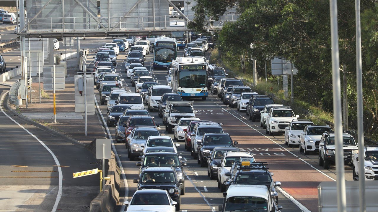 Traffic delays follow multi-vehicle crash in Sydney Harbour Tunnel