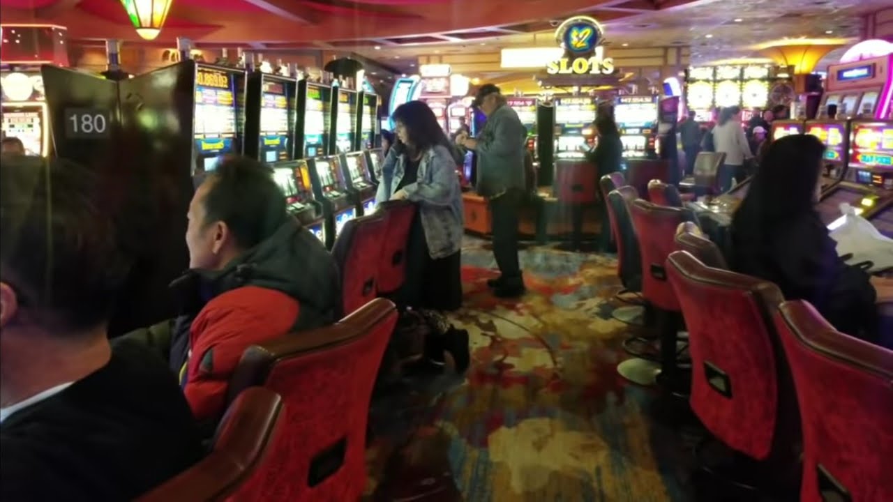 SLOT MACHINE MAX BETTING FRENZY!!! EPISODE 5 !!! CASINO VLOG!!!!!