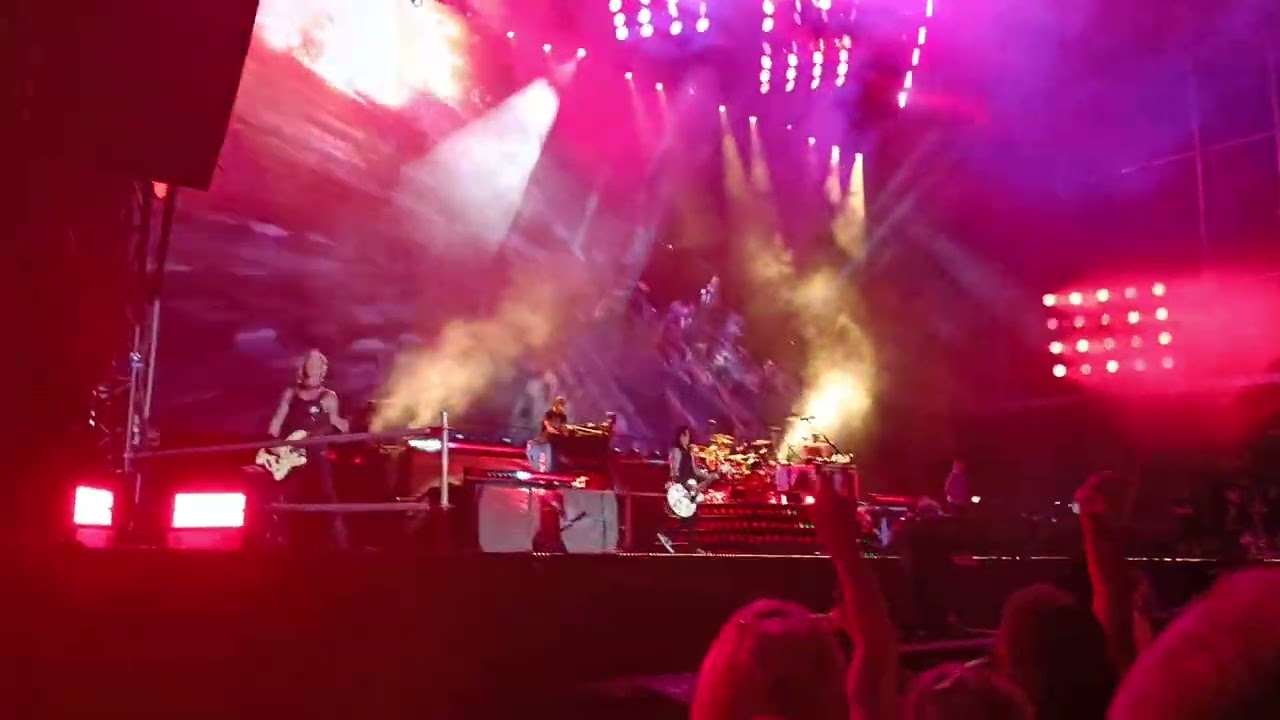 Guns N' Roses - Paradise City (Live in Sofia 2025)