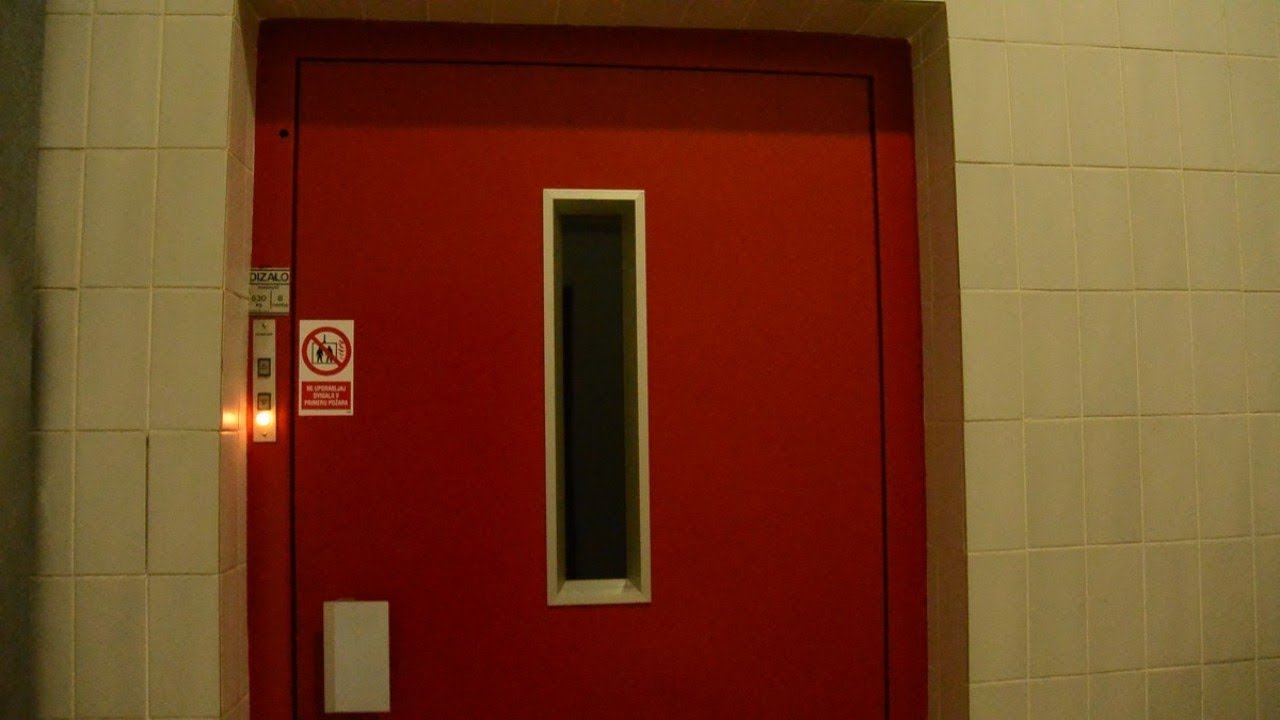 Epic 1987 Končar traction elevator @ Borova vas 23 (Entrance 3), Maribor, Slovenia