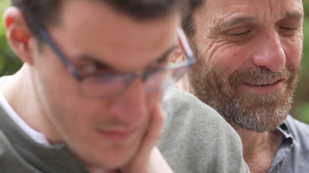 אחד מכל 35 ילדים - אוטיסט: קרב ההישרדות של ההורים לעזור לילדיהם