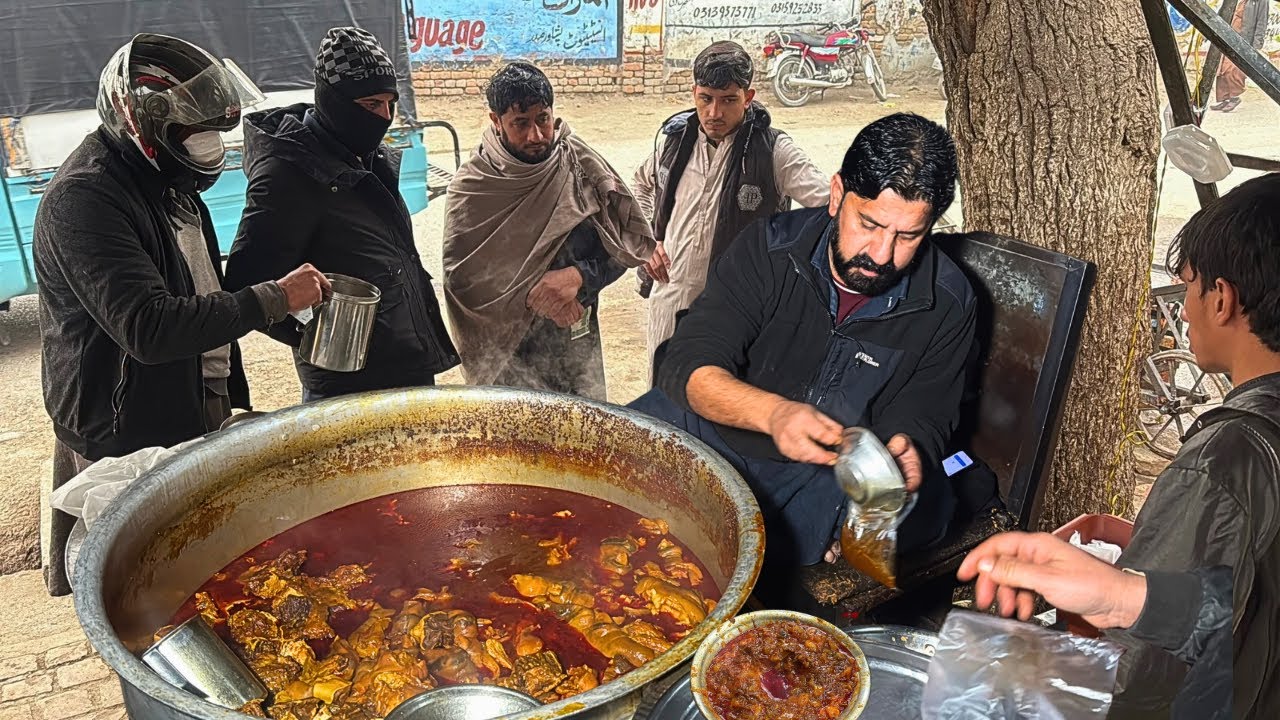 VIRAL AHMAD SIRI PAYE BREAKFAST | HEAD & LEGS CURRY | PESHAWARI NASHTA | HUGE QUANTITY | KOHAT ROAD 