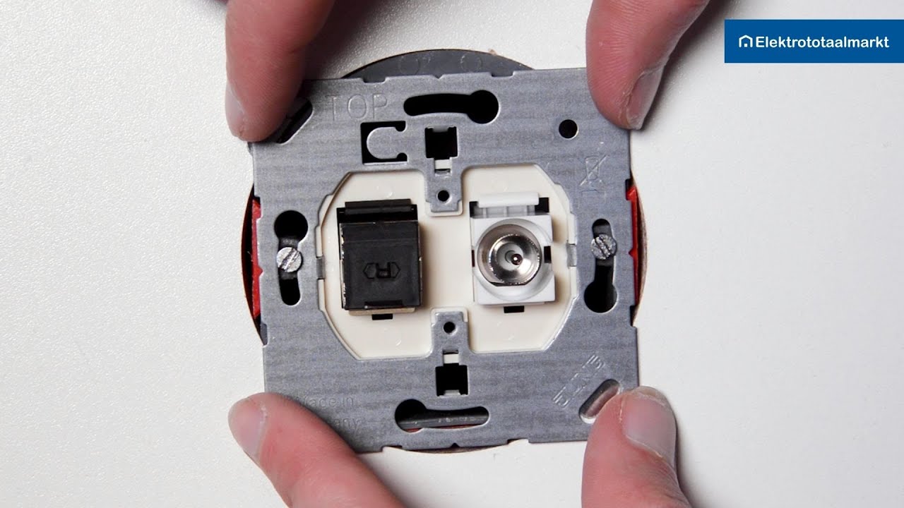 Jung A/AS Range communicatie wandcontactdoos aansluiten? | How-to met Elektrototaalmarkt.nl