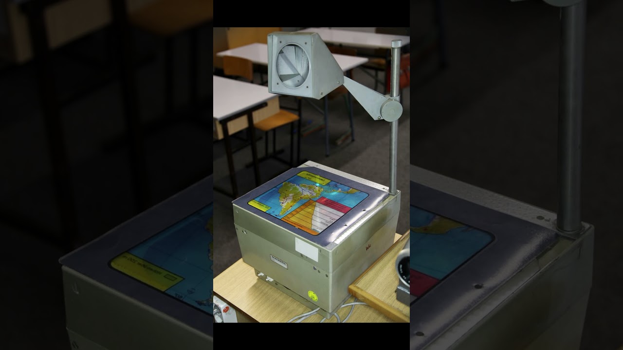 The overhead projector one of the key tools for schools all over! #projector #school #90s #education