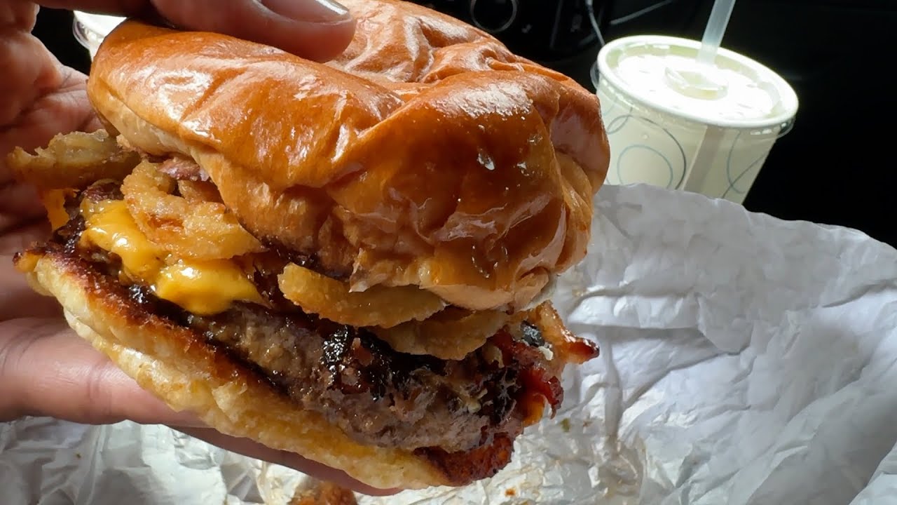 Trying a PERFECT SCORE Burger! 5 out of 5 STARS?! IMPOSSIBLE!!!