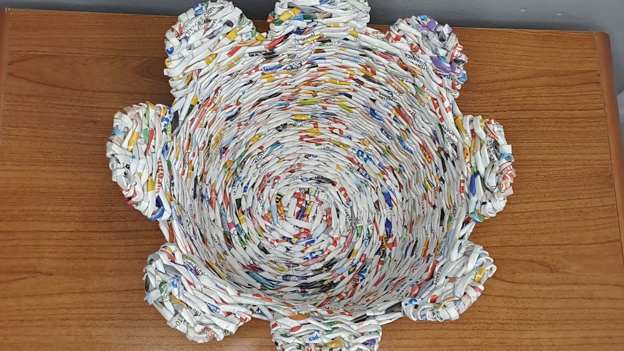 Porta vaso fatto con cannucce di carta